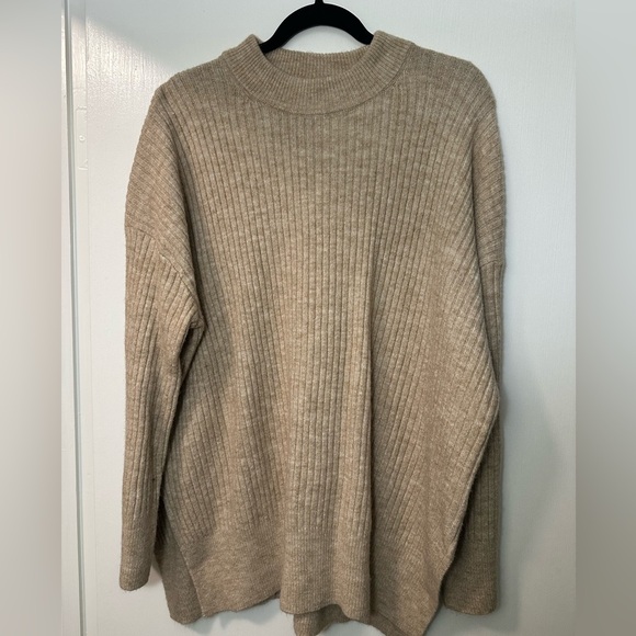 H&M Ribbed Beige Sweater - Picture 3 of 3
